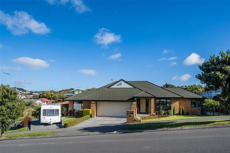 Photo of property in 4 Navigation Drive, Whitby, Porirua, 5024