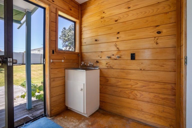 Photo of property in 128 Avalon Place, Whangamata, 3620