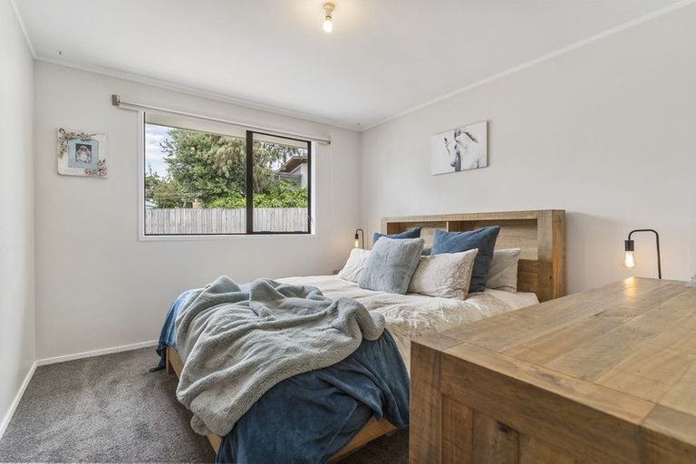 Photo of property in 2/114 Kervil Avenue, Te Atatu Peninsula, Auckland, 0610