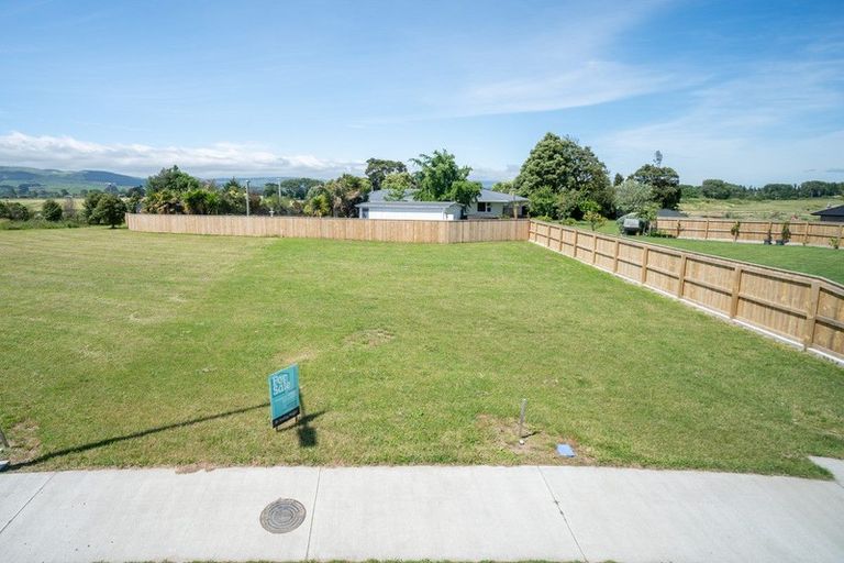 Photo of property in 10 Magnolia Lane, Kelvin Grove, Palmerston North, 4414
