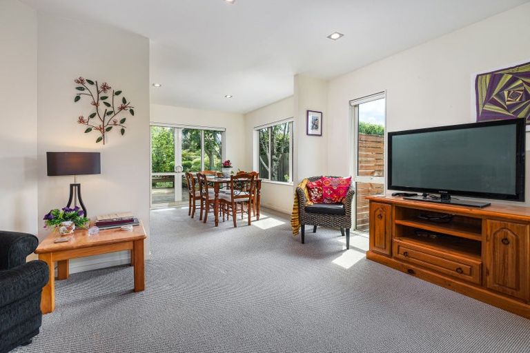 Photo of property in 32 Carroll Place, Owhata, Rotorua, 3010