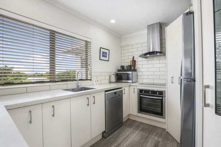 Photo of property in 8 Glenburn Place, Nawton, Hamilton, 3200