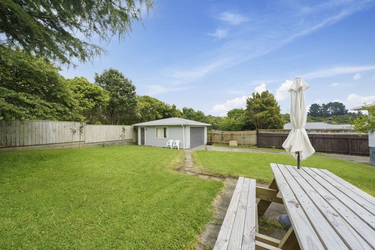 Photo of property in 34 Kaitawa Crescent, Paraparaumu, 5032