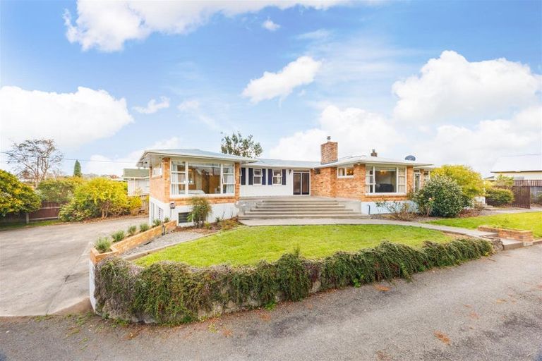Photo of property in 197 Bridge Street, Bulls, 4818