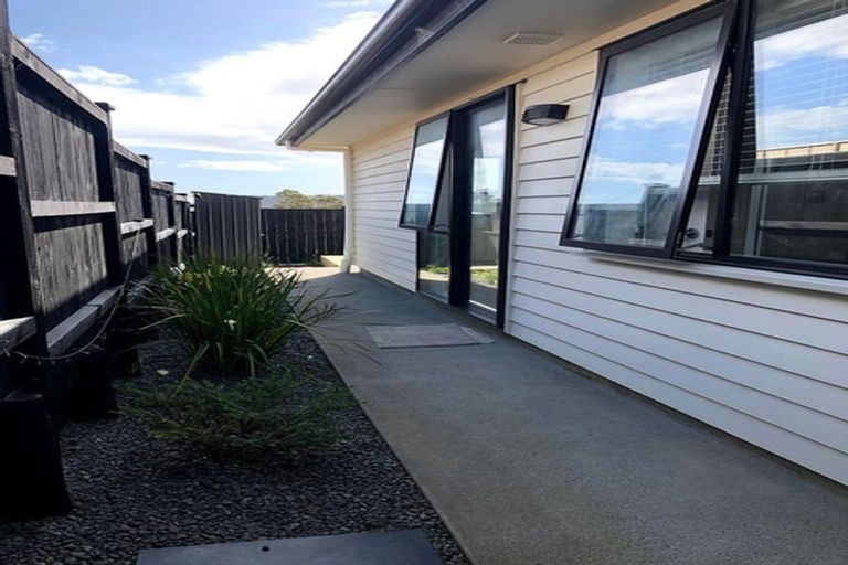Photo of property in 13 Franheim Crescent, Orewa, 0931