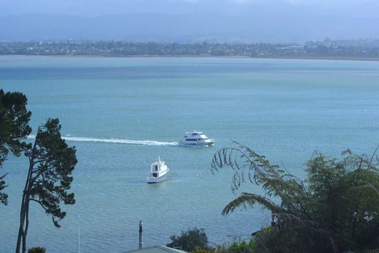 Photo of property in 71b Rosecamp Road, Beach Haven, Auckland, 0626