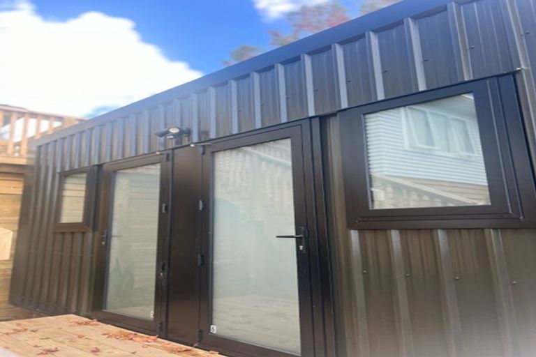 Photo of property in 9 Fitzwater Place, Henderson, Auckland, 0612