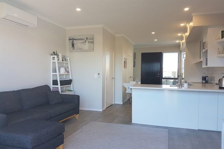 Photo of property in 21 Kanuka Road, Hobsonville, Auckland, 0616