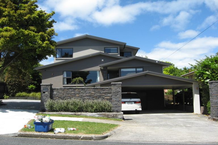 Photo of property in 2 Roose Avenue, Pukekohe, 2120