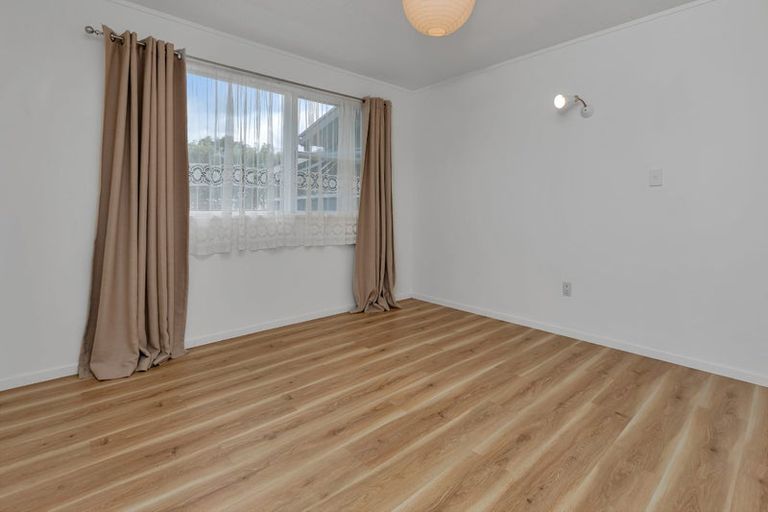 Photo of property in 31 Shearwater Street, One Tree Point, 0118