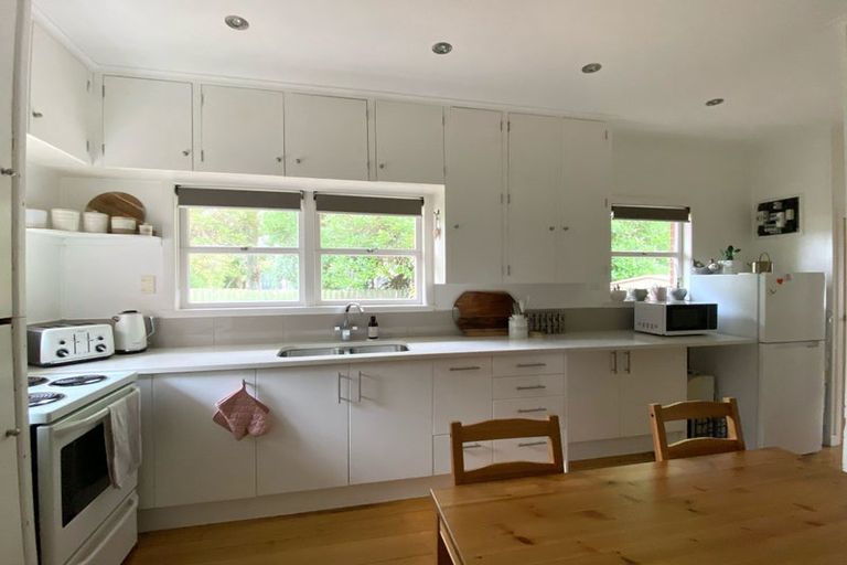 Photo of property in 8a Dodson Avenue, Milford, Auckland, 0620