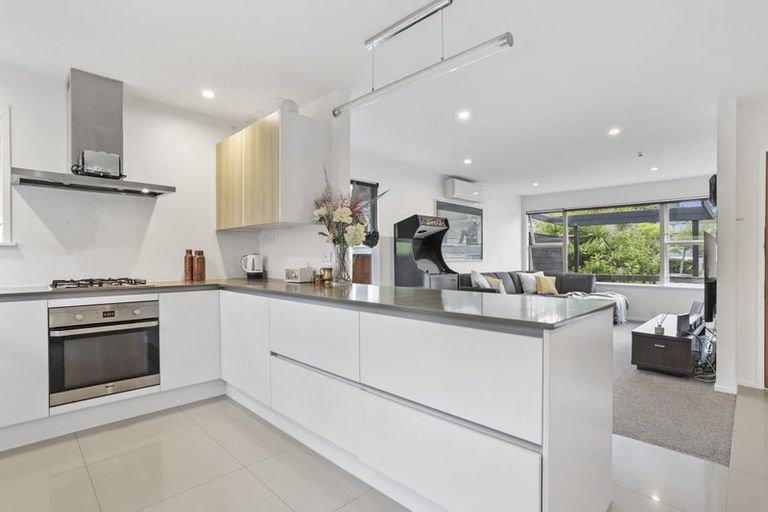 Photo of property in 4 Mariana Place, Glen Eden, Auckland, 0602