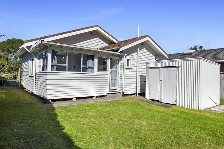 Photo of property in 3 Shortland Street, Lower Vogeltown, New Plymouth, 4310
