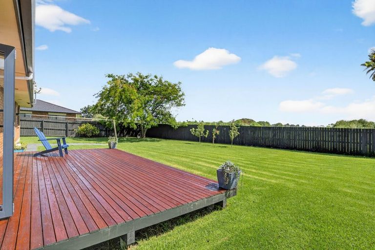 Photo of property in 23 Raabia Close, Parakai, 0830