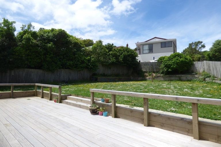 Photo of property in 164 Newlands Road, Newlands, Wellington, 6037