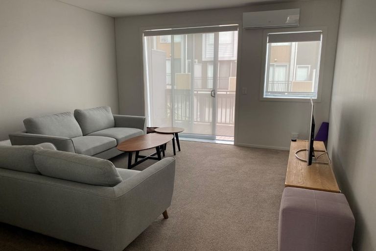 Photo of property in 6 Folkes Lane, New Lynn, Auckland, 0600