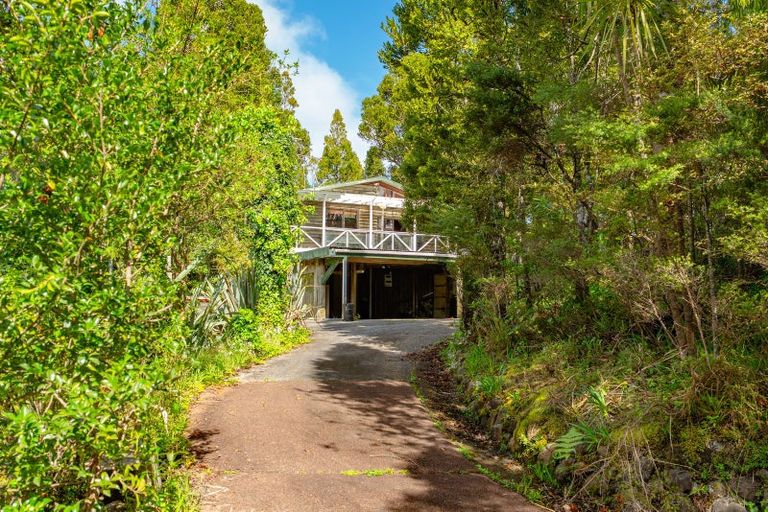 Photo of property in 14 Te Aute Ridge Road, Waitakere, Henderson, 0781