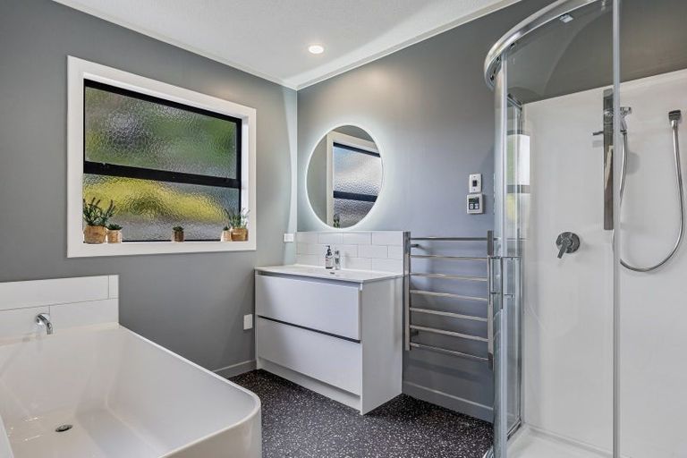 Photo of property in 15 Fairfield Road, Levin, 5510