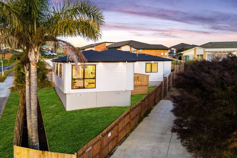 Photo of property in 18 Hercules Drive, Henderson, Auckland, 0612