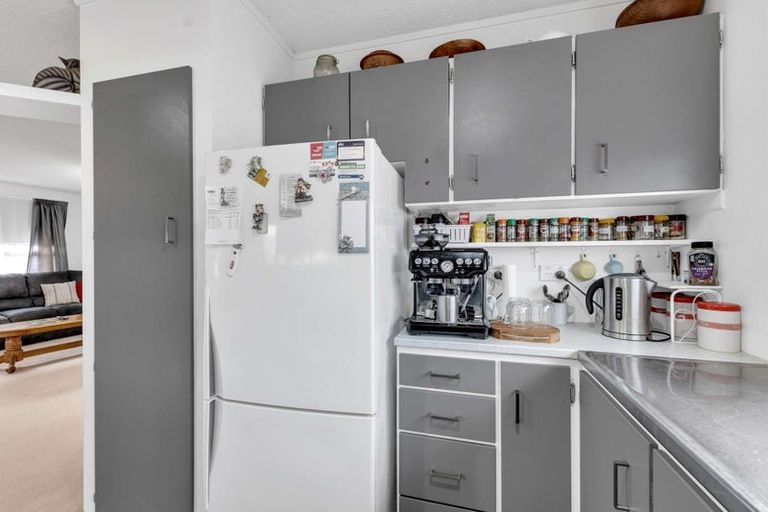 Photo of property in 84 Broadway, Stratford, 4332