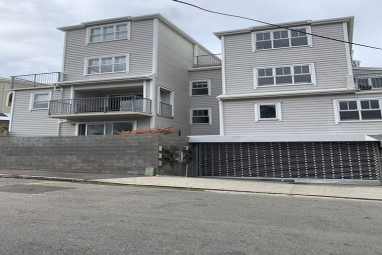 Photo of property in 8p Finlay Terrace, Mount Cook, Wellington, 6021