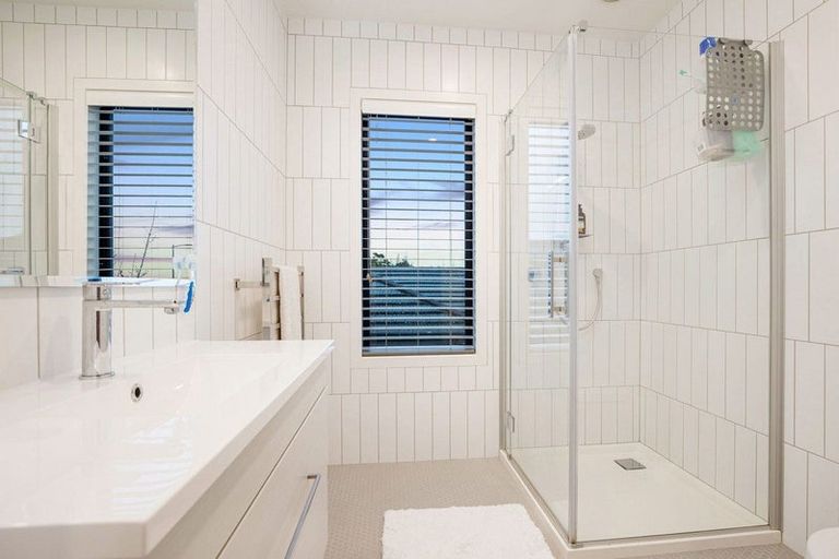 Photo of property in 3 Podgora Avenue, Kumeu, 0810