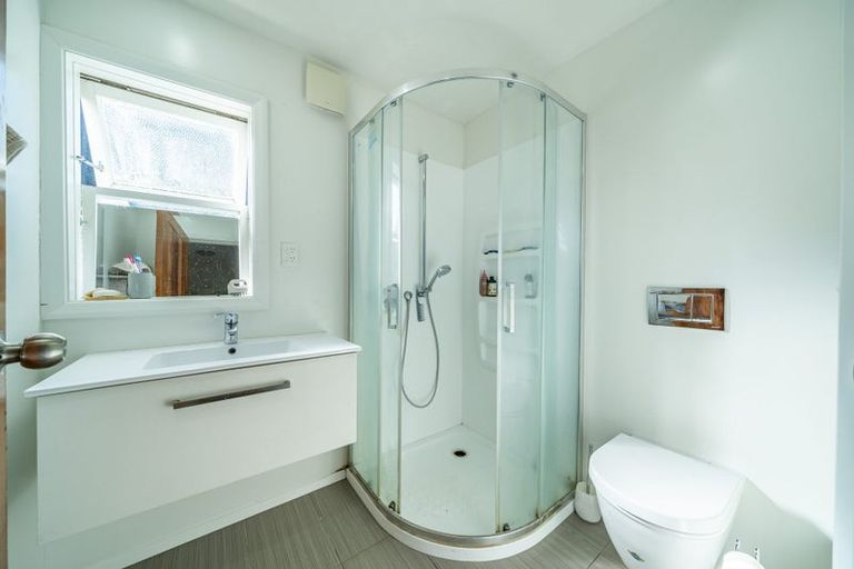 Photo of property in 126 Mana Esplanade, Paremata, Porirua, 5026