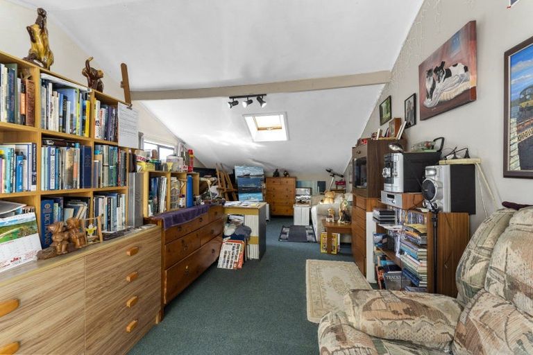 Photo of property in 128 Rahui Road, Otaki, 5512