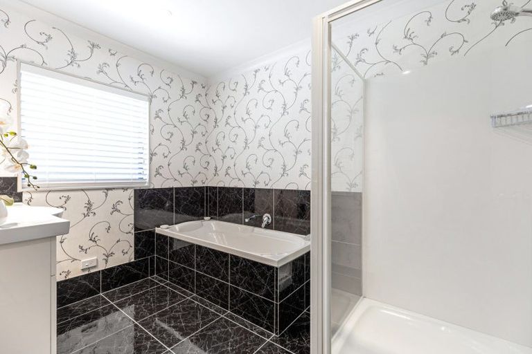 Photo of property in 18 Ko Place, Pyes Pa, Tauranga, 3112