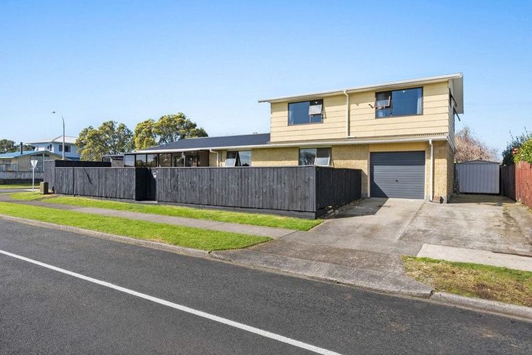 Photo of property in 10 Dillon Drive, Bell Block, New Plymouth, 4312