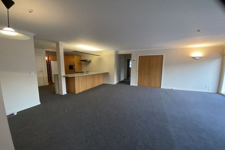 Photo of property in Endeavour Apartments, 125u6 Thorndon Quay, Pipitea, Wellington, 6011