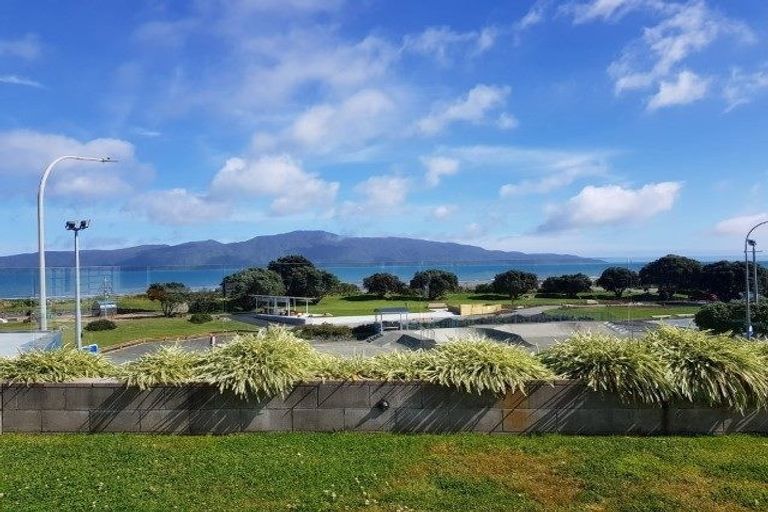 Photo of property in 4-u18 Seaview Road, Paraparaumu Beach, Paraparaumu, 5032