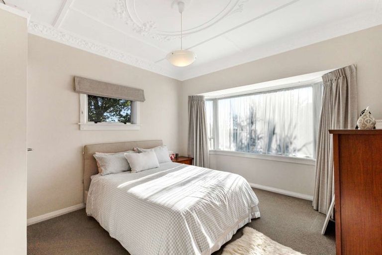 Photo of property in 9 Selwyn Street, Lower Vogeltown, New Plymouth, 4310