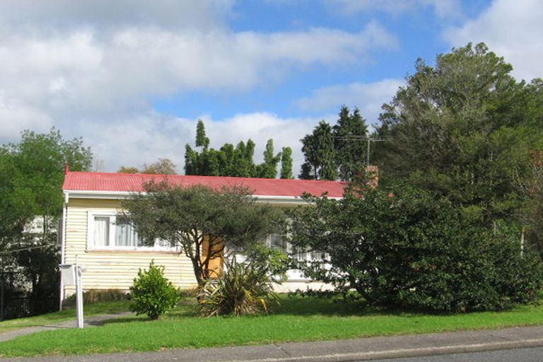 Photo of property in 50 Rua Road, Glen Eden, Auckland, 0602