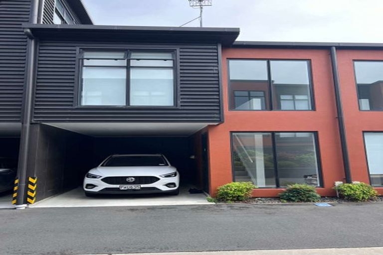 Photo of property in 17 Owens Place, Mount Maunganui, 3116