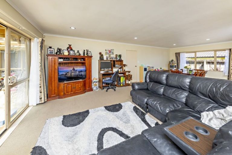 Photo of property in 23 Milson Drive, Papakura, 2110