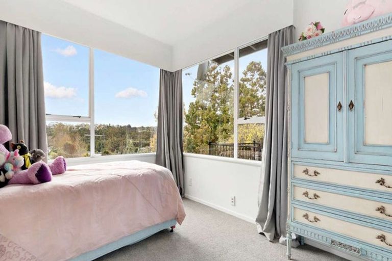 Photo of property in 79b Verbena Road, Birkdale, Auckland, 0626
