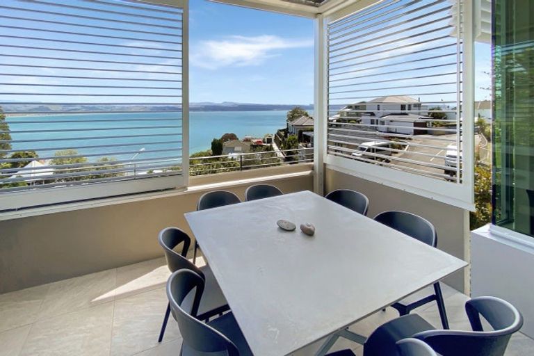 Photo of property in 2/23 Seapoint Road, Bluff Hill, Napier, 4110