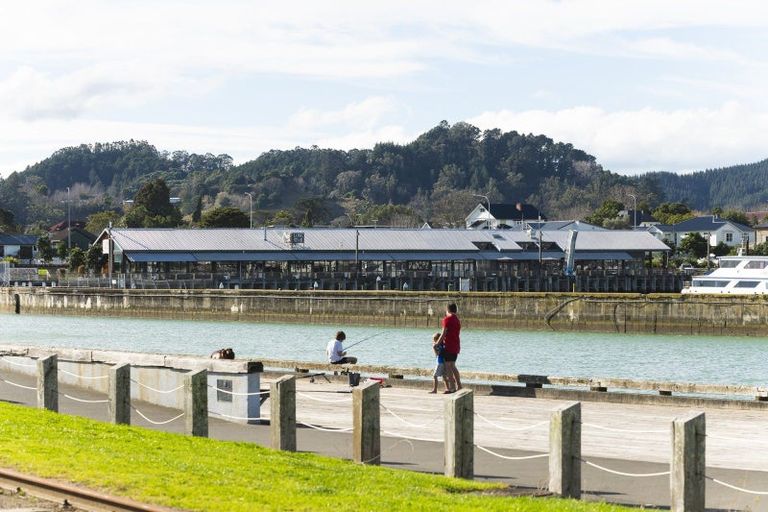 Photo of property in Marina View Apartments, 307/4 Reads Quay, Gisborne, 4010