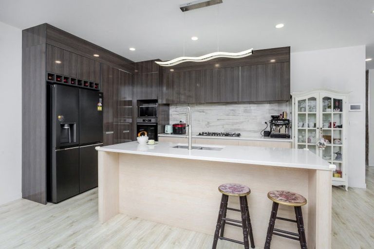 Photo of property in 97a Sunrise Avenue, Murrays Bay, Auckland, 0630