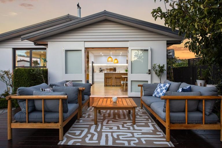 Photo of property in 21 Woodstock Place, Russley, Christchurch, 8042