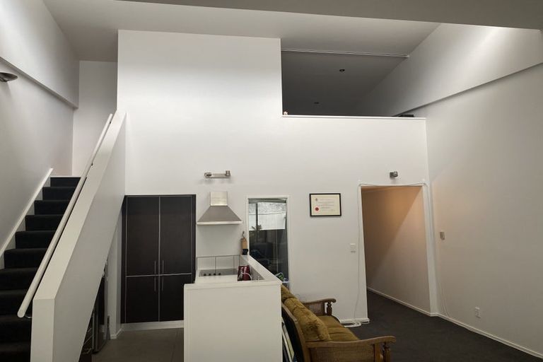 Photo of property in Las Olas De Cuba, 9/35 Torrens Terrace, Mount Cook, Wellington, 6011