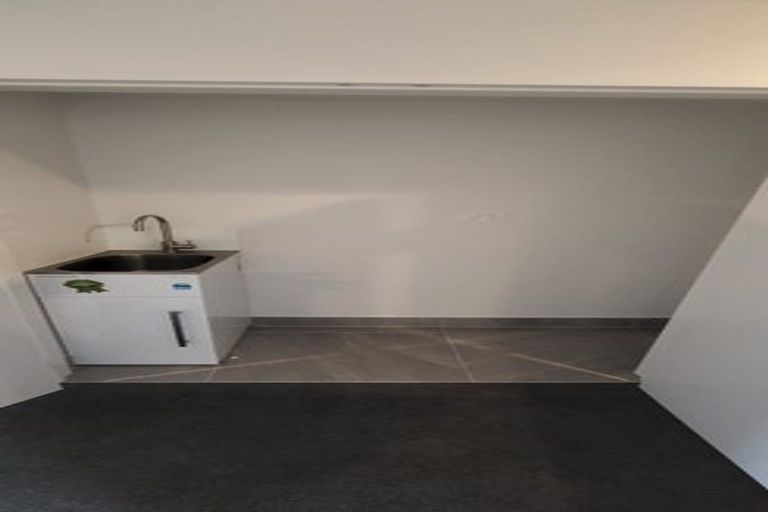 Photo of property in 302/28 Shortfin Place, Flat Bush, Auckland, 2019