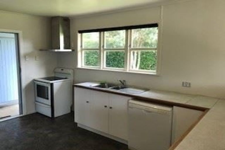 Photo of property in 72 Blakeborough Drive, Forrest Hill, Auckland, 0620