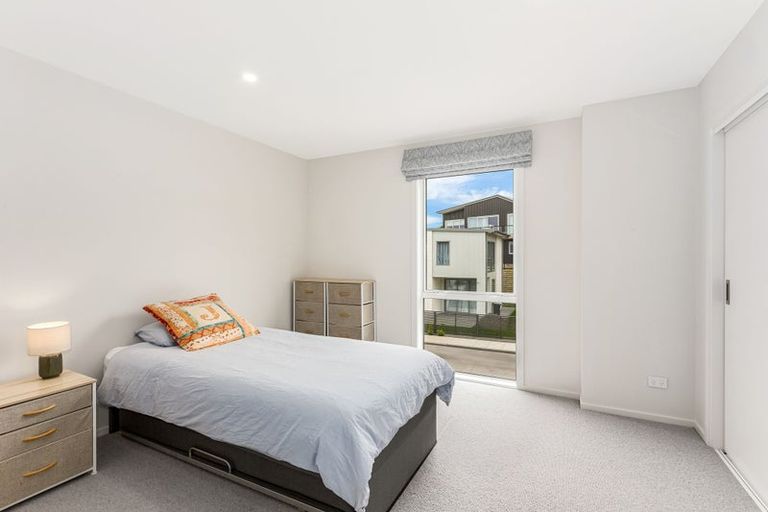 Photo of property in 34 Koreke Close, Kenepuru, Porirua, 5022