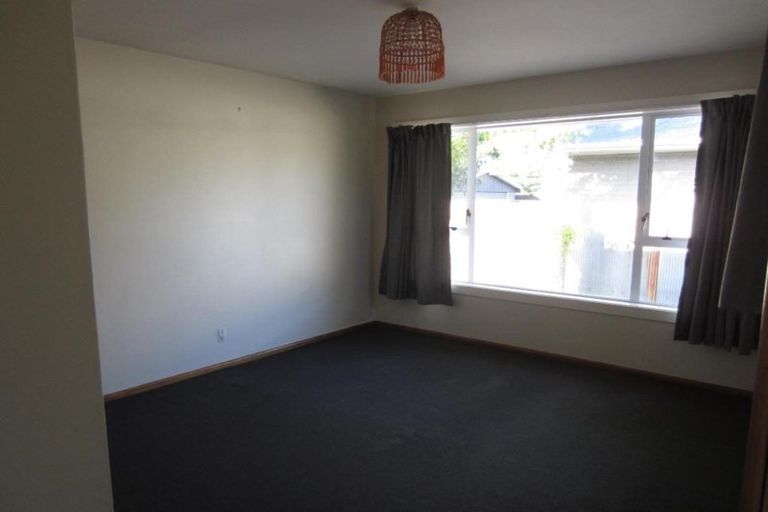 Photo of property in 15 Waitohi Street, Hornby, Christchurch, 8042