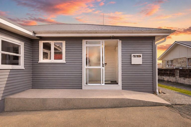 Photo of property in 69 Pine Avenue, Melville, Hamilton, 3206