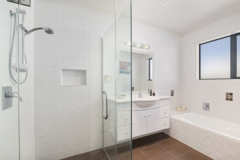 Photo of property in 47 Tennyson Avenue, Kelvin Grove, Palmerston North, 4414