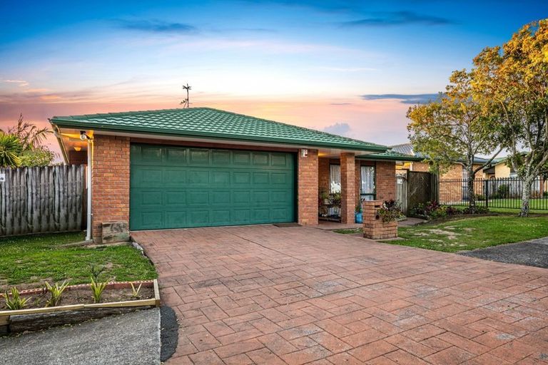 Photo of property in 8 Courtvale Place, Flat Bush, Auckland, 2019