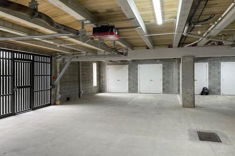 Photo of property in 2u6 Hindmarsh Street, Johnsonville, Wellington, 6037